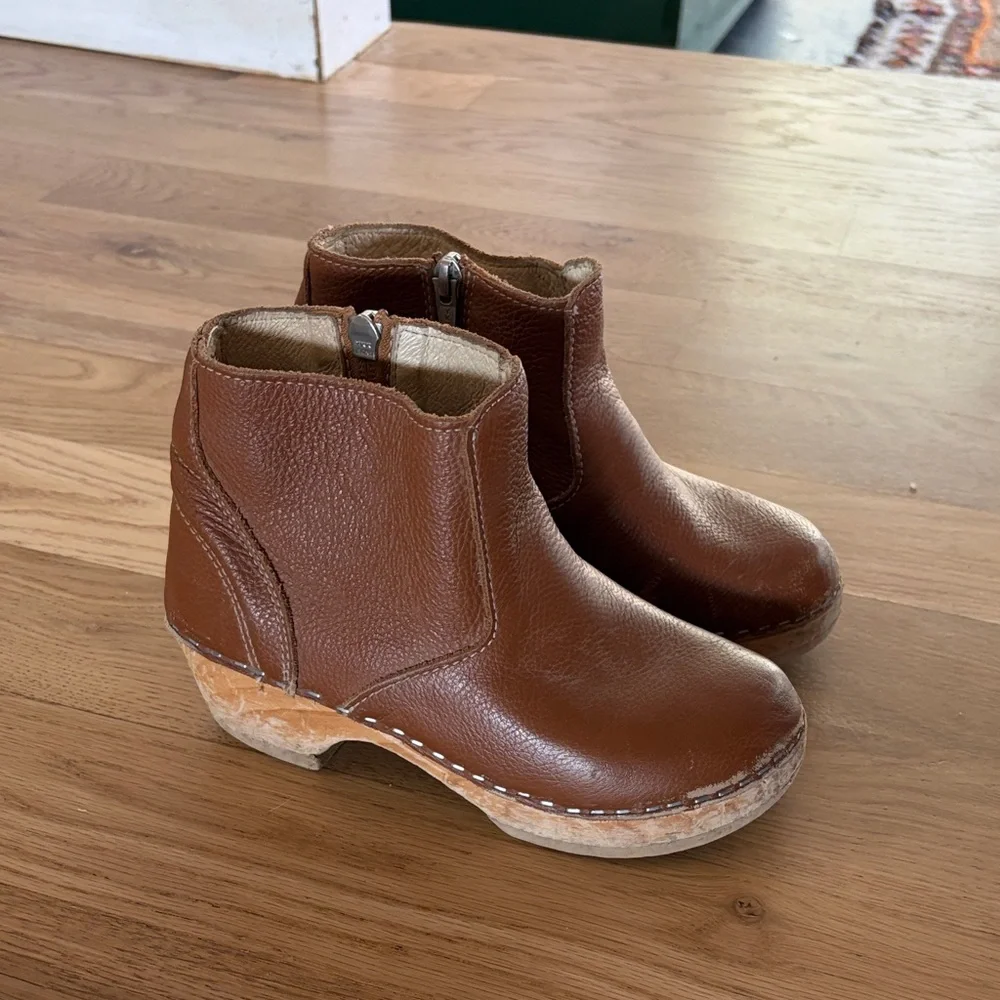 Girls Mabo Brown Leather Ankle Clogs - Zippered Comfort